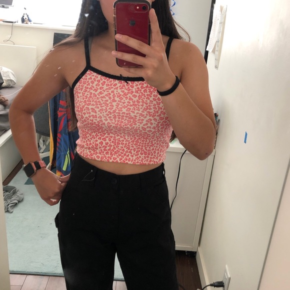 BNWT 
Rare brandy Melville pink cheetah tank top - Picture 2 of 4